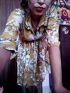 Snapshot of shnaz_1 chatting on September 9, 2025, 8:35 am shnaz 1 online show from September 9, 2025, 8:35 am