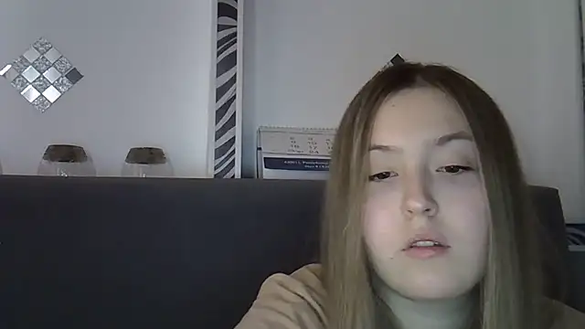 Snapshot of Eloise_Celine chatting on February 11, 2025, 3:40 pm Eloise Celine online show from February 11, 2025, 3:40 pm