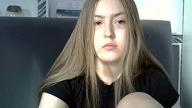 Snapshot of Eloise_Celine chatting on February 6, 2025, 8:07 am Eloise Celine online show from February 6, 2025, 8:07 am