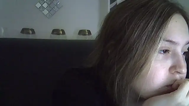 Snapshot of Eloise_Celine chatting on February 10, 2025, 5:41 pm Eloise Celine online show from February 10, 2025, 5:41 pm