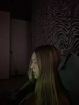 Snapshot of Eloise_Celine chatting on February 17, 2025, 7:12 pm Eloise Celine online show from February 17, 2025, 7:12 pm