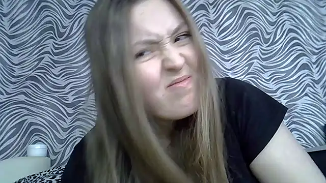 Snapshot of Eloise_Celine chatting on February 14, 2025, 11:42 am Eloise Celine online show from February 14, 2025, 11:42 am