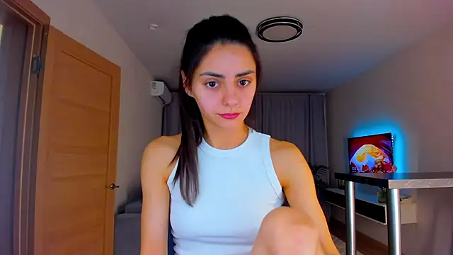 EmiliaZen online show from October 15, 2025, 5:21 pm