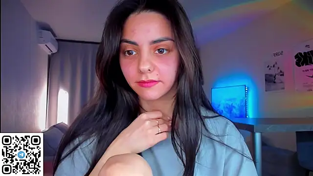 EmiliaZen online show from April 21, 2026, 12:12 am