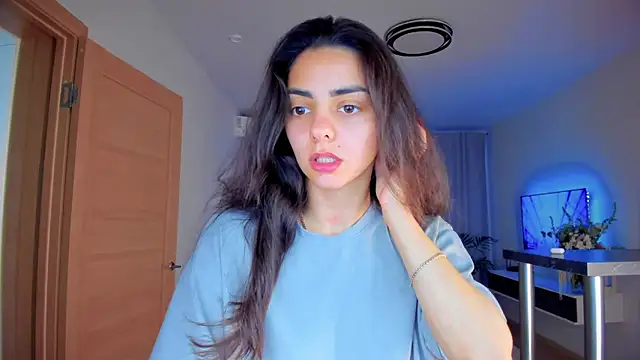 EmiliaZen online show from October 29, 2025, 1:10 pm