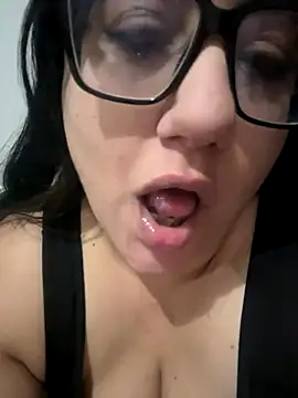 daianaspencer online show from November 18, 2025, 7:44 am