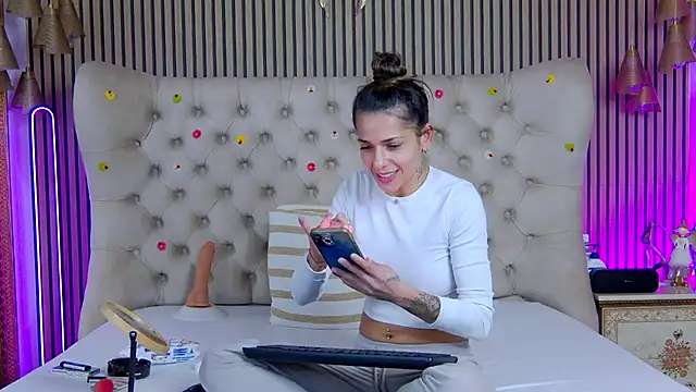 Snapshot of PlayfulShow chatting on February 16, 2026, 10:14 am PlayfulShow online show from February 16, 2026, 10:14 am