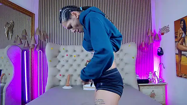 Snapshot of PlayfulShow chatting on February 2, 2026, 9:19 am PlayfulShow online show from February 2, 2026, 9:19 am