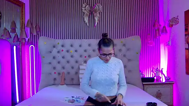 Snapshot of PlayfulShow chatting on February 8, 2026, 11:30 am PlayfulShow online show from February 8, 2026, 11:30 am