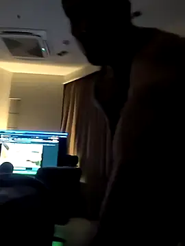 xdream online show from November 8, 2025, 6:44 pm