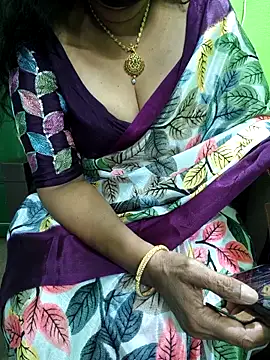 Snapshot of niiveditha chatting on September 13, 2025, 3:12 pm niiveditha online show from September 13, 2025, 3:12 pm