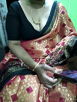 Snapshot of niiveditha chatting on October 12, 2025, 10:38 am niiveditha online show from October 12, 2025, 10:38 am