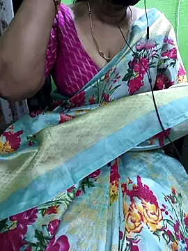 Snapshot of niiveditha chatting on October 7, 2025, 5:41 am niiveditha online show from October 7, 2025, 5:41 am