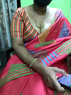 Snapshot of niiveditha chatting on September 24, 2025, 2:40 am niiveditha online show from September 24, 2025, 2:40 am