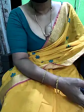 niiveditha online show from November 7, 2025, 9:25 am