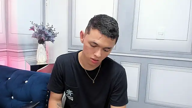 Snapshot of Andy_dior18 chatting on September 25, 2025, 10:27 pm Andy dior18 online show from September 25, 2025, 10:27 pm