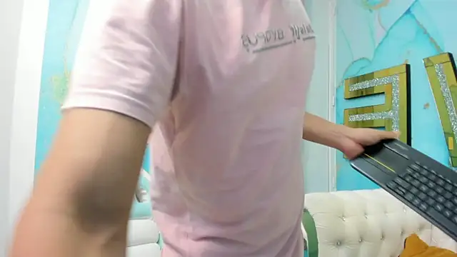 Snapshot of Andy_dior18 chatting on February 28, 2025, 2:09 am Andy dior18 online show from February 28, 2025, 2:09 am