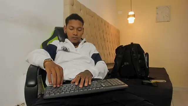 blackdirty420 online show from November 18, 2025, 7:50 pm