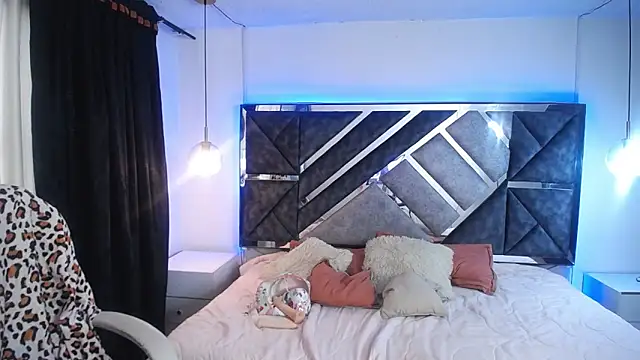 lizha milf online show from March 13, 2025, 10:54 pm