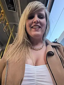 Sexybiene969 online show from March 13, 2026, 2:33 pm