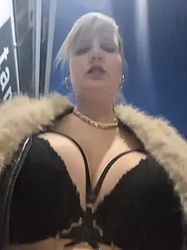 Sexybiene969 online show from March 4, 2026, 5:21 pm