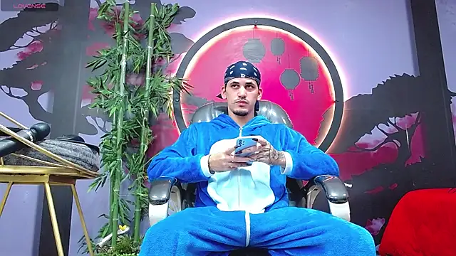 Dirty Kingg online show from November 18, 2025, 7:17 pm