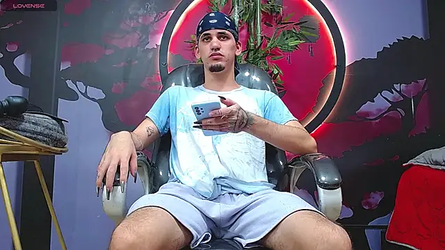 Dirty Kingg online show from November 21, 2025, 8:19 pm