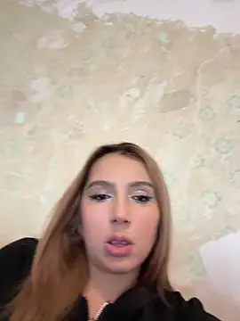 hotamanda01 online show from April 9, 2026, 10:49 pm