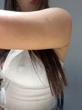 KiimCollins online show from March 22, 2025, 2:14 pm