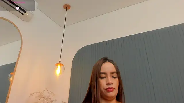 KiimCollins online show from March 11, 2025, 6:19 pm