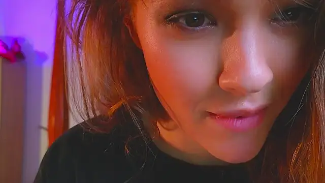 Snapshot of DemiDee chatting on December 10, 2024, 2:39 pm DemiDee online show from December 10, 2024, 2:39 pm