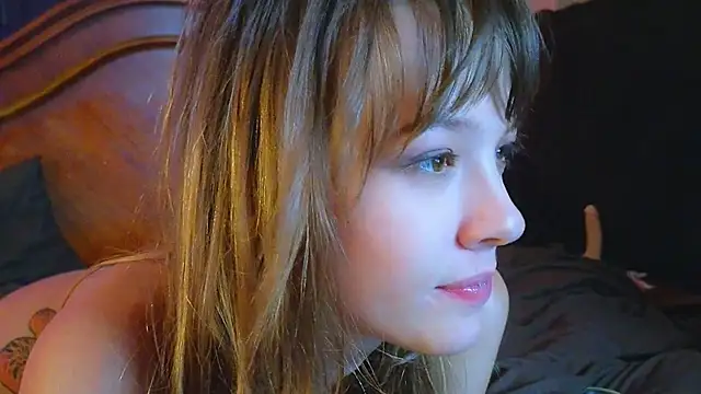 Snapshot of DemiDee chatting on February 9, 2025, 12:41 pm DemiDee online show from February 9, 2025, 12:41 pm