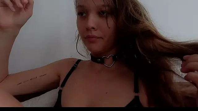 DemiDee online show from November 2, 2025, 8:41 am