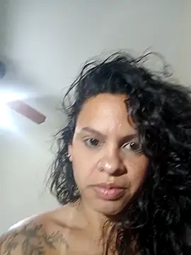 amanda19322 online show from April 4, 2026, 8:59 pm