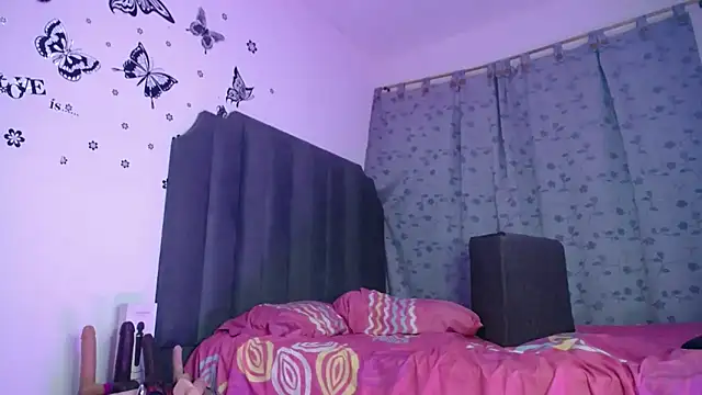 Snapshot of moree_Queen chatting on March 14, 2025, 10:05 pm moree Queen online show from March 14, 2025, 10:05 pm