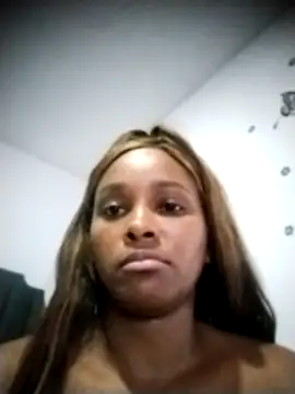 Snapshot of moree_Queen chatting on February 15, 2025, 8:45 pm moree Queen online show from February 15, 2025, 8:45 pm