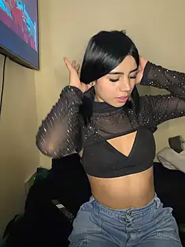 Snapshot of Laura-Khalifa chatting on February 14, 2026, 6:02 am Laura-Khalifa online show from February 14, 2026, 6:02 am