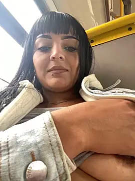 Snapshot of Dulce__Boyd chatting on February 25, 2025, 1:32 pm Dulce Boyd online show from February 25, 2025, 1:32 pm