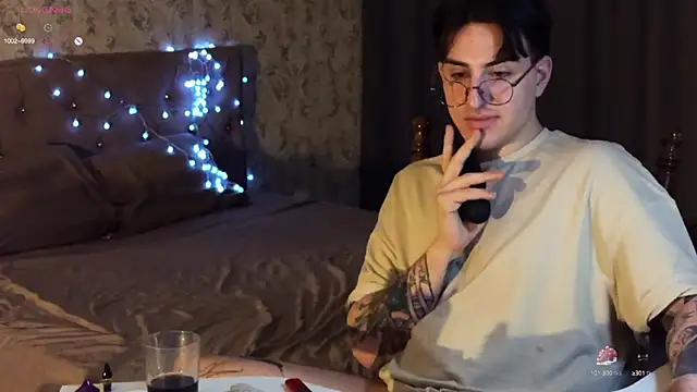 dark-willoww online show from February 8, 2025, 7:05 pm