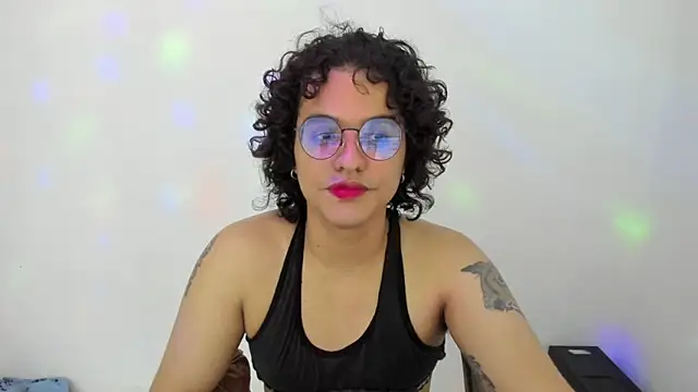 Snapshot of Diane_blossom chatting on October 29, 2025, 6:29 pm Diane blossom online show from October 29, 2025, 6:29 pm