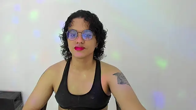 Snapshot of Diane_blossom chatting on November 3, 2025, 5:49 pm Diane blossom online show from November 3, 2025, 5:49 pm