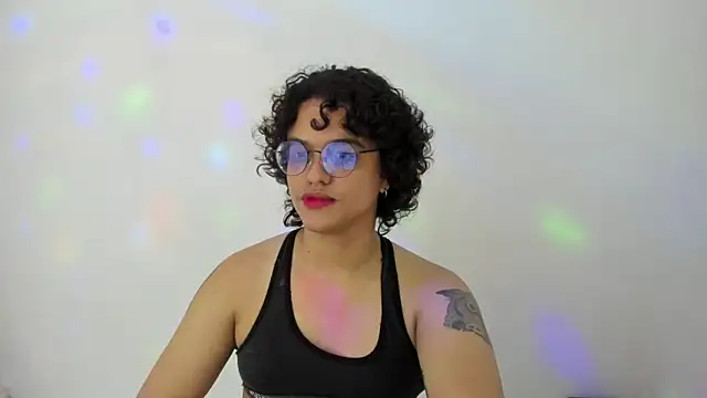 Snapshot of Diane_blossom chatting on October 22, 2025, 10:19 pm Diane blossom online show from October 22, 2025, 10:19 pm