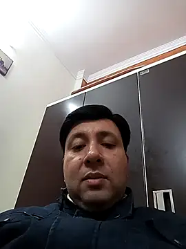 innocentboy1987 online show from February 15, 2025, 5:09 am