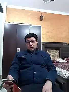 innocentboy1987 online show from February 16, 2025, 4:31 am