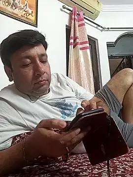 innocentboy1987 online show from September 26, 2025, 9:27 am