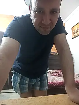 innocentboy1987 online show from April 26, 2026, 5:49 am