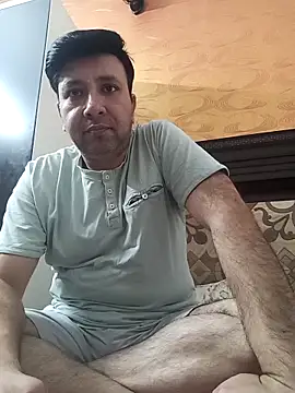 innocentboy1987 online show from April 28, 2026, 5:23 am