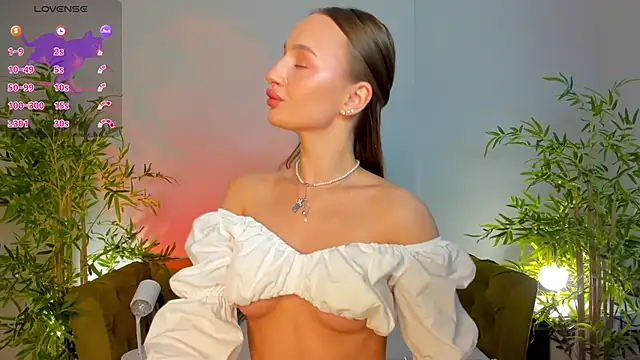 miiss  lulu online show from June 4, 2026, 1:10 am