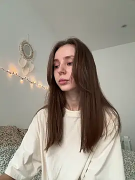 Snapshot of RosieMills chatting on December 16, 2025, 3:27 pm RosieMills online show from December 16, 2025, 3:27 pm