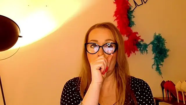 leaxSTAR online show from February 20, 2025, 2:46 pm